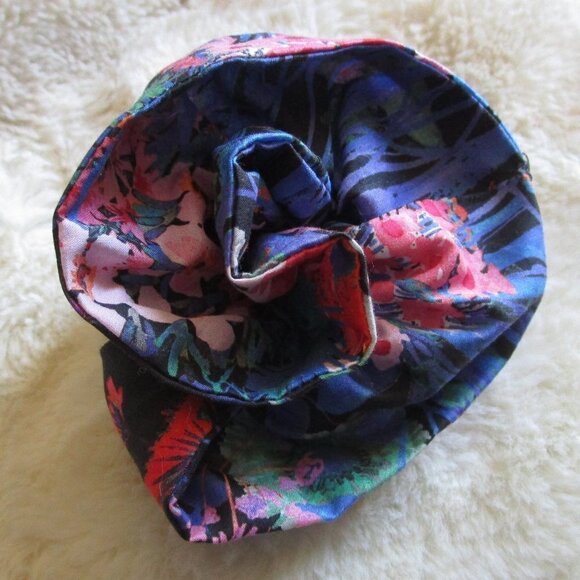 Liberty of London Art Fabric Scrunchie - Picture 3 of 9